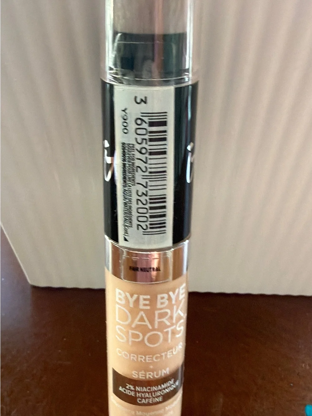 it cosmetics Bye Bye Dark Spots Concealer + Serum — Peach-Beige Shade